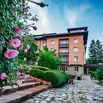 Szálloda Dvoretsa 5*