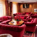 Dvoretsa 5*