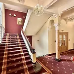 Szálloda Dvoretsa 5*