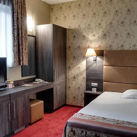 Hotel Dvoretsa 5*