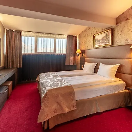 Hotel Dvoretsa 5*