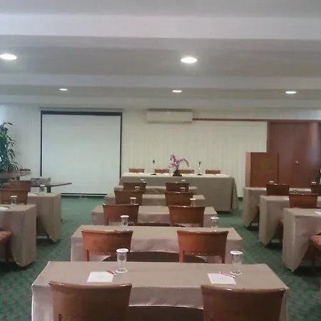 Dvoretsa 5*