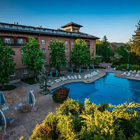 Hotel Dvoretsa 5*